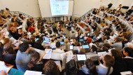 ein-hoersaal-voller.jpg